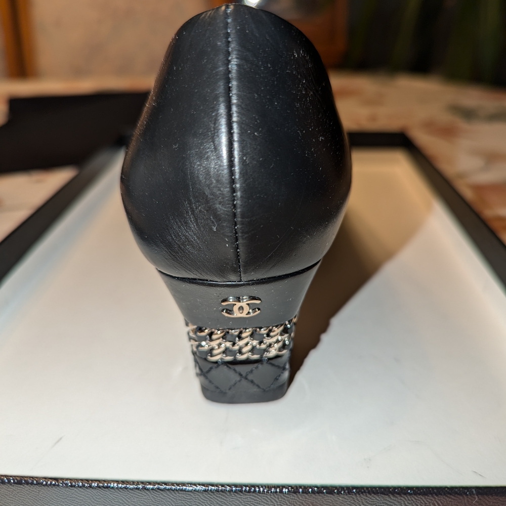 Chanel Black Pumps